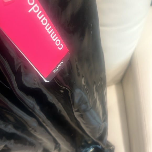 Classic Patent Faux-Leather Firming Leggings - Picture 2 of 3